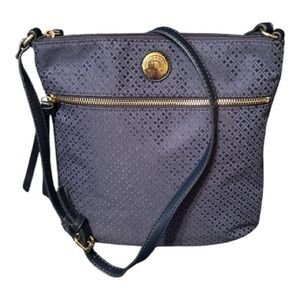 🛑SOLD🛑Tommy Hilfiger Navy and Gold Crossbody Bag
